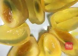 Illustration of how to make ginger preserved eggs 2