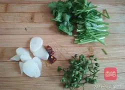 Illustration of how to make spicy and sour potato shreds 4