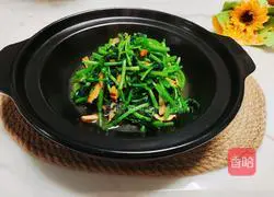 Illustration of how to make stir-fried chrysanthemum and fragrant dried chrysanthemum 6