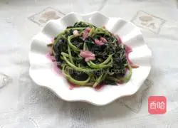 Illustration of how to stir-fry amaranth with minced garlic 7