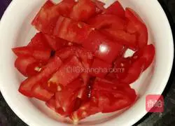 Illustration of how to make white sugar tomatoes 3