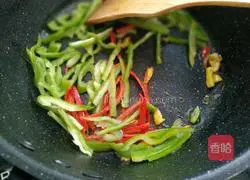 Illustration of shredded king oyster mushrooms 7