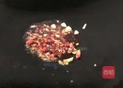 Illustration of how to make garlic okra 6 