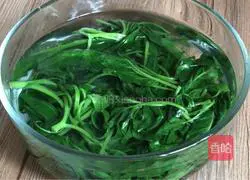 Illustration of how to make stir-fried water spinach 9