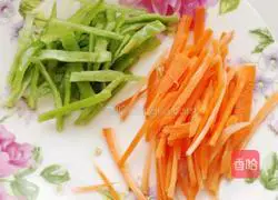 Illustration of how to stir-fry enoki mushrooms 3