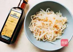 Illustration of how to make fragrant jellyfish skin 3