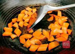 Carrots and green peppers Illustration of how to stir-fry king oyster mushrooms 7