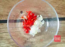 Illustration of how to make cold lettuce 3