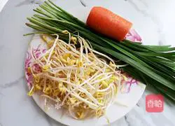 Illustration of how to make stir-fried bean sprouts with leeks 1