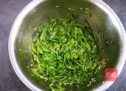 Illustration of how to make shredded radish meatballs 10