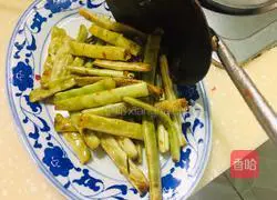 Illustration of the vegetarian version of stir-fried green beans 8
