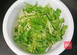 Illustration of how to make cold shredded chicken 15