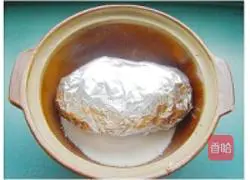 Illustration of how to make salt-baked chicken 9