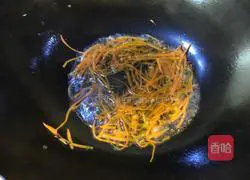 Illustration of how to cook tofu with shredded carrots 11