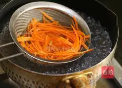 Illustration of how to make cold jellyfish 6