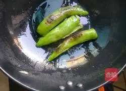 Tiger skin green pepper Illustration of how to make preserved eggs 5