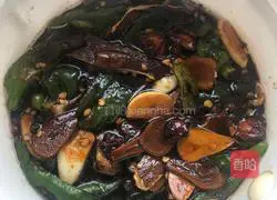 Illustration of how to pickle peppers and cucumbers with the same ingredients 13