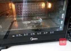 Illustration of how to make tinfoil enoki mushrooms 8