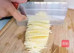 Illustration of how to make spicy and sour potato shreds 2