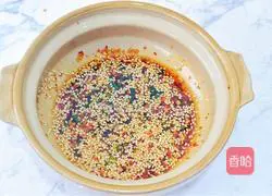 Illustration of spicy and sour sweet potato powder 17