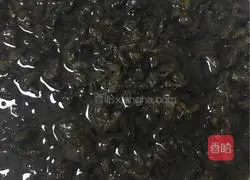 Illustration of how to make ground eggs 1