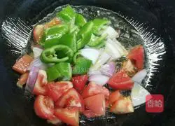 Illustration of how to stir-fry eggplant with green pepper 2