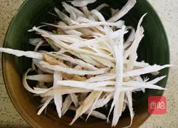 Illustration of how to make king oyster mushrooms with spinach 5