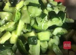 Illustration of making pickled cucumber 11