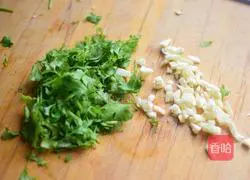 Illustration of how to make cold cucumber and enoki mushrooms 4