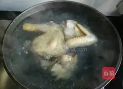 Illustration of how to make saliva chicken 3