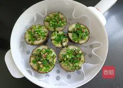 Illustration of how to make eggplant with celery and shiitake mushrooms 9