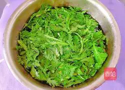 Illustration of how to make crispy chrysanthemum 3