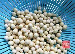 Illustration of how to make fried lotus root slices with chicken rice head 1