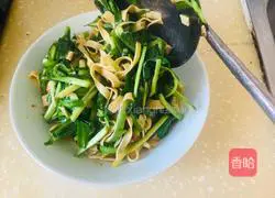 Illustration of how to make fried leeks with tofu skin 6
