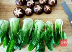 Illustration of how to make braised Tangcai with mushrooms 1