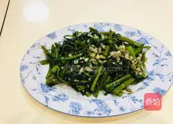 Illustration of how to make garlic water spinach 9