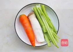 Illustration of how to stir-fry king oyster mushrooms, carrots and celery 1