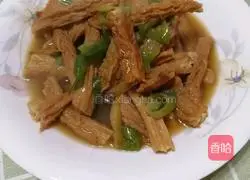 Illustration of how to stir-fry bean curd sticks 3