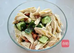 Illustration of how to make cucumber mixed with yuba and peanuts 6