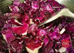 Illustration of how to make fried purple cabbage 7