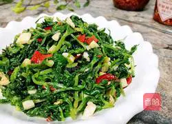 Illustration of how to make cold celery leaves 1