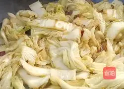 Illustration of how to make spicy and sour cabbage 6