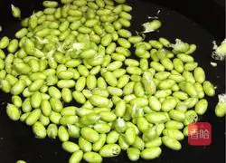 Illustration of how to make garlic beans 1