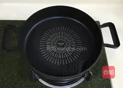 Illustration of how to make fried celery and mushrooms 3