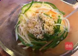 Illustration of how to make cold shredded potatoes 12