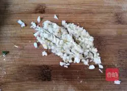 Illustration of how to make stir-fried spinach 2