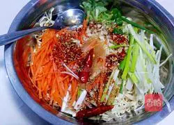 Illustration of how to make cold shredded dried tofu 7