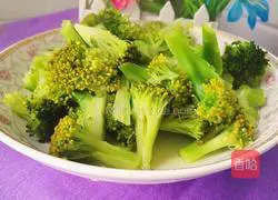 Illustration of how to stir-fry carrots and broccoli 6