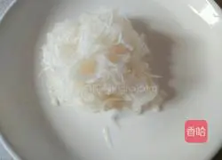 Illustration of how to make shredded radish with scallion oil 5