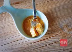 Illustration of how to make garlic fermented bean curd water spinach 3